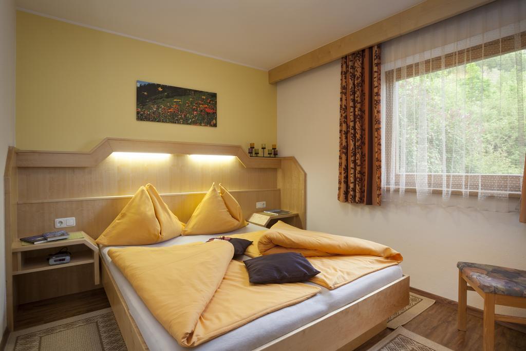 Ferienhaus Sonnenhang Matrei in Osttirol Exterior photo